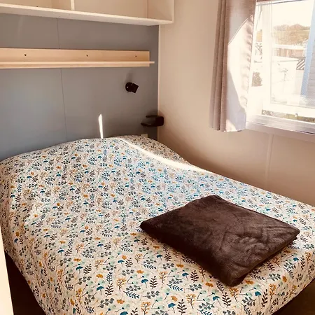 Mobilhome P27 6 Personnes Climatise Kamp alanı